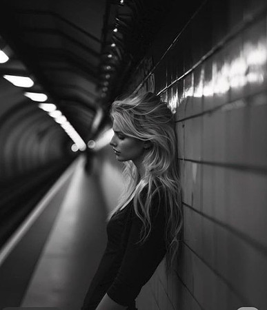 URBANbw dark tunnel