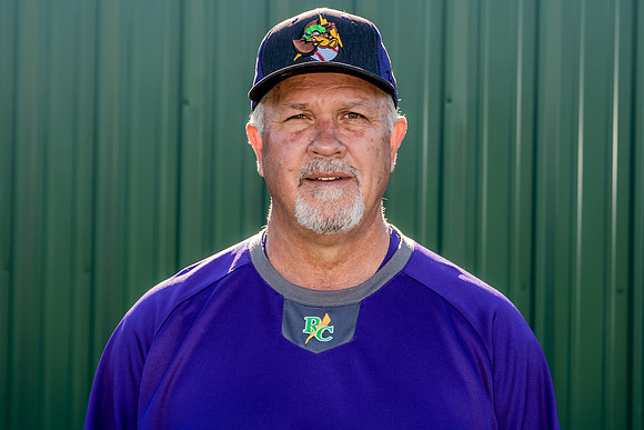 ++200207-0413 GuySimmons, HeadCoach