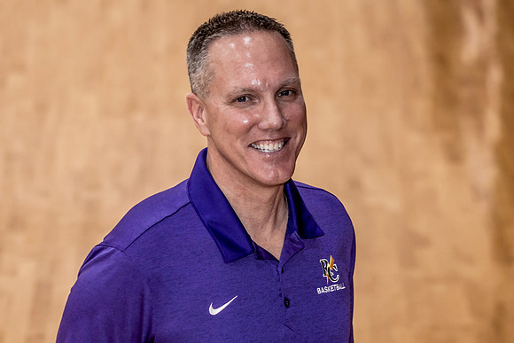 2000109-0047 DrewJackson,Men'sAsstBasketballCoach