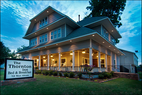 ++ 140619 Thornton Inn (Exterior, OrigSign 1800x1200 px